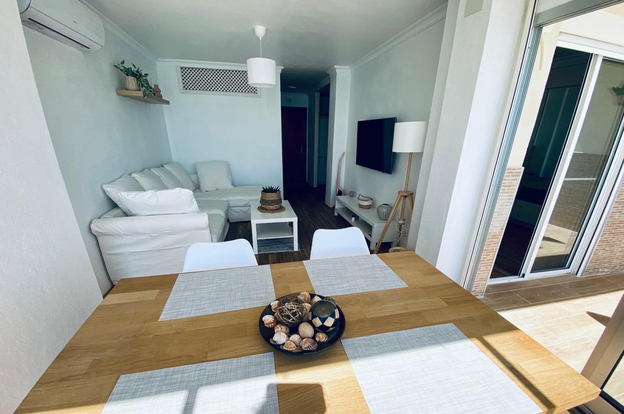 Perla Playa Casa Apartment เบนัลมาเดนา ภายนอก รูปภาพ